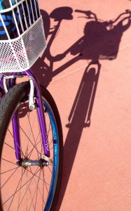 Purple discount townie bike